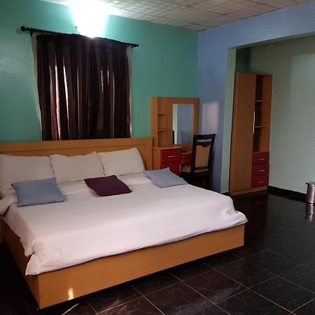 Chamcce Hotel Ajao Lagos Eksteriør bilde