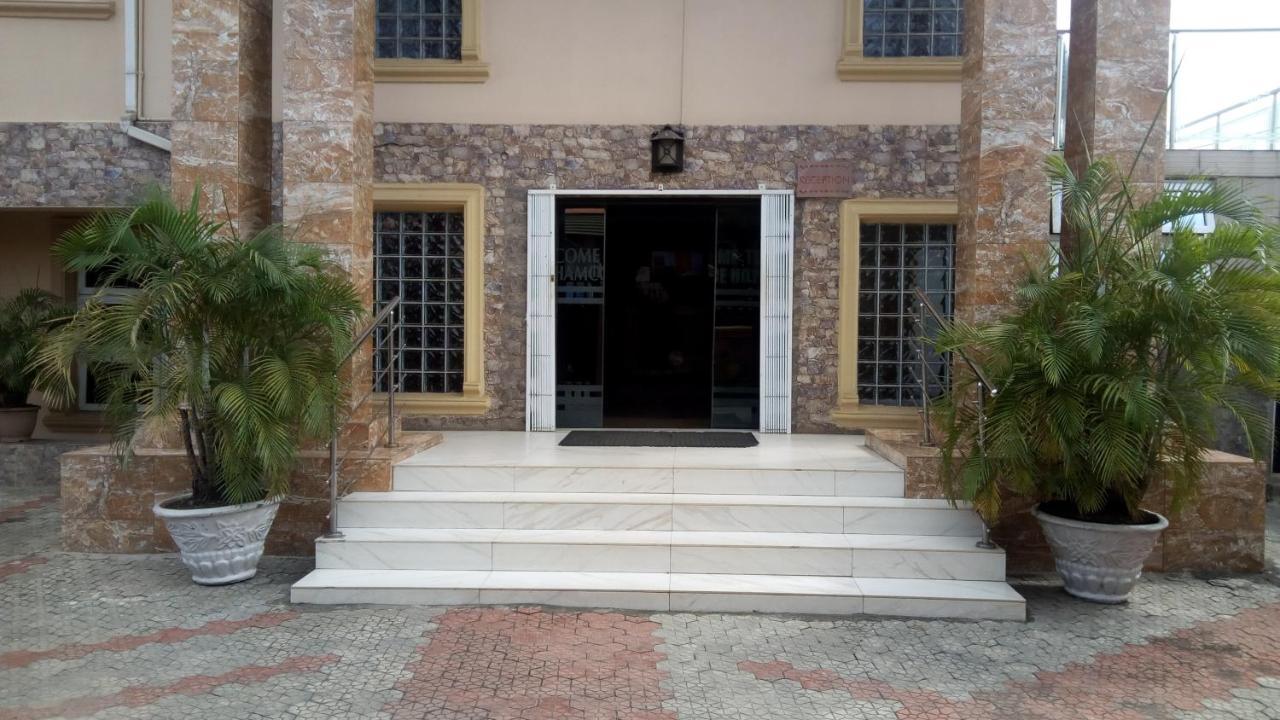 Chamcce Hotel Ajao Lagos Eksteriør bilde