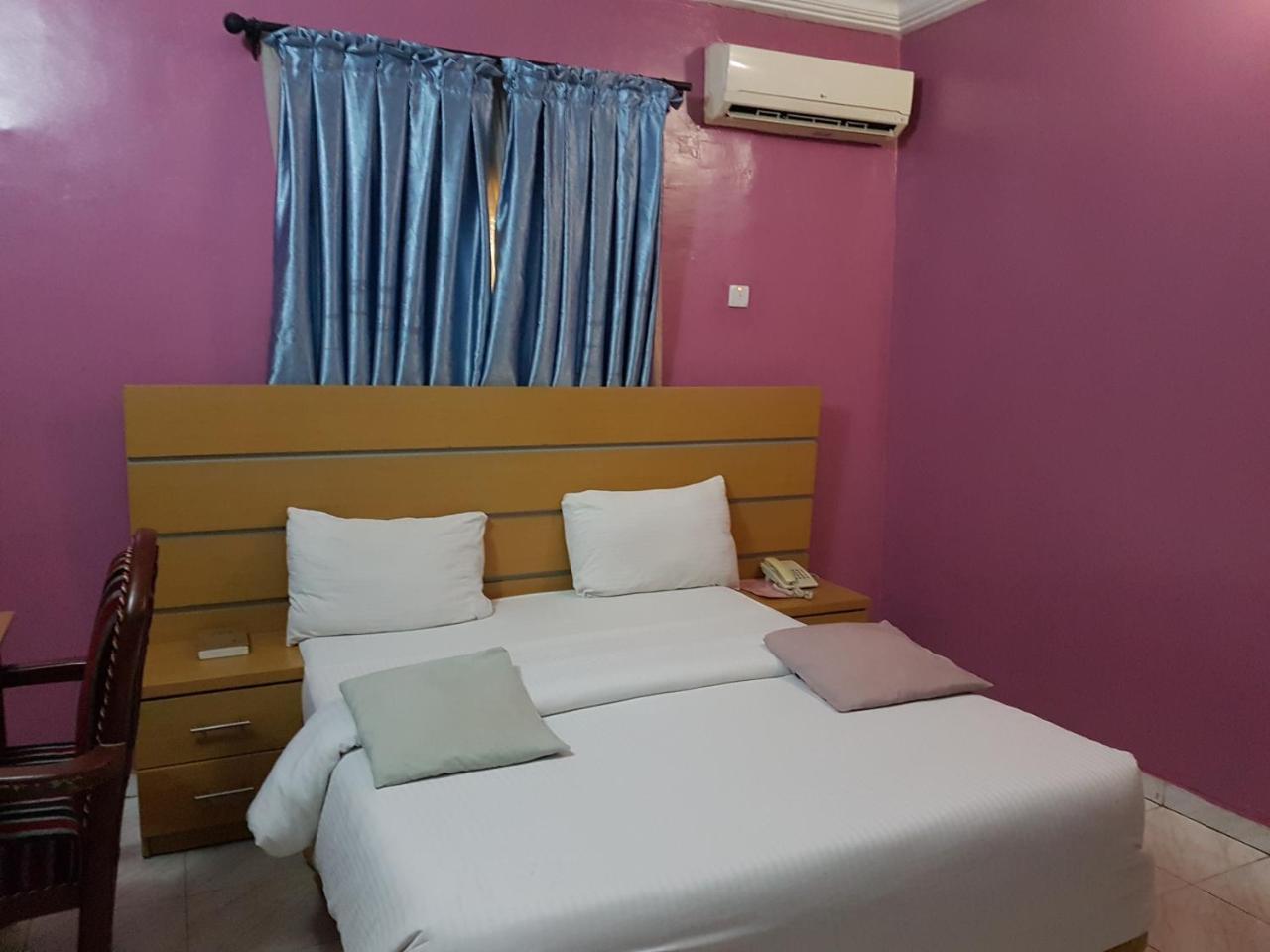 Chamcce Hotel Ajao Lagos Eksteriør bilde