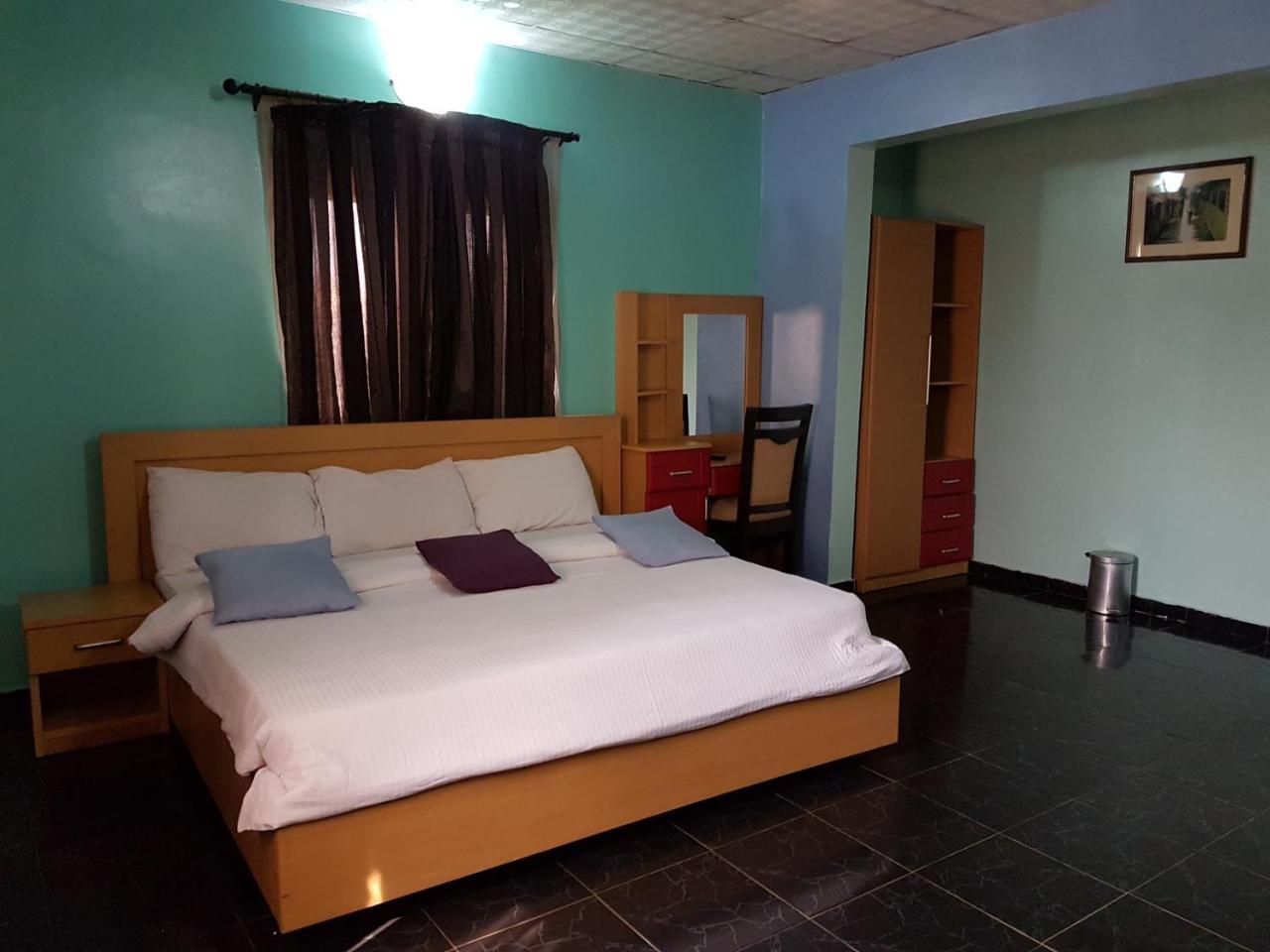 Chamcce Hotel Ajao Lagos Eksteriør bilde