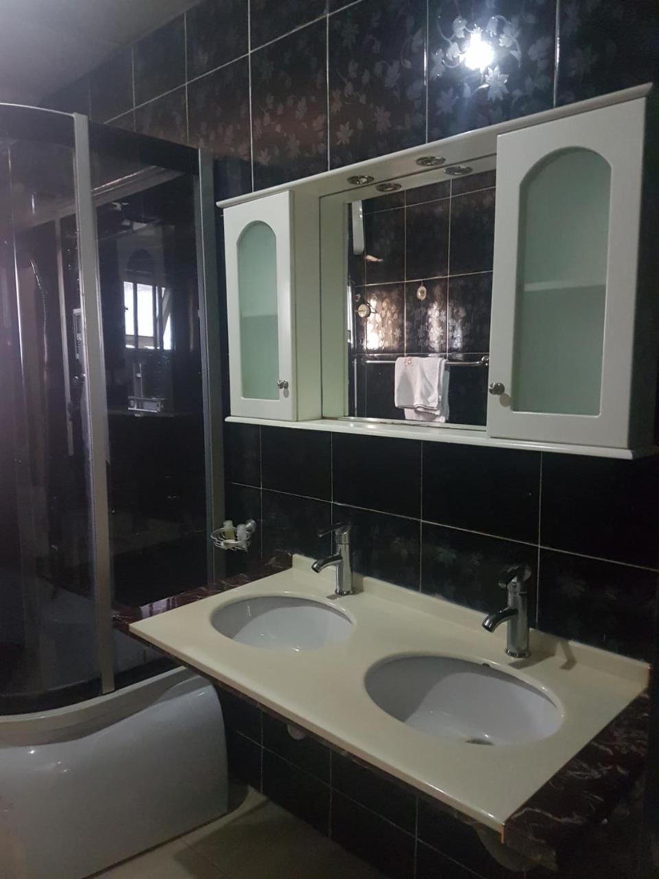 Chamcce Hotel Ajao Lagos Eksteriør bilde
